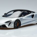 McLaren McLaren Artura Coupe Silver GT Spirit 1:18 1:18 Resin