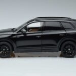 Volkswagen Volkswagen Touareg CR Black FAW 1:18 1:18 Diecast