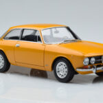 Alfa Romeo 1750 GTV Yellow Norev 1:18 - image 5 of 7