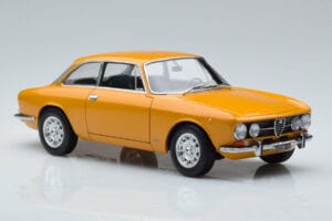 Alfa Romeo 1750 GTV Yellow Norev 1:18 187910 Diecast — photo 5 of 7