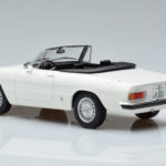 Alfa Romeo 2000 Spider White Norev 1:18 - image 6 of 7