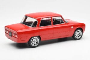 Alfa Romeo Giulia Nuova Super Red Custom Wheels MCG 1:18 MCG18333 Diecast — photo 2 of 6