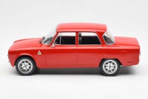 Alfa Romeo Giulia Nuova Super Red Custom Wheels MCG 1:18 MCG18333 Diecast — photo 3 of 6