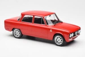 Alfa Romeo Giulia Nuova Super Red Custom Wheels MCG 1:18 MCG18333 Diecast — photo 4 of 6