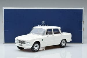Alfa Romeo Giulia Ti Super Norev 1:18 187970 Diecast — photo 6 of 6