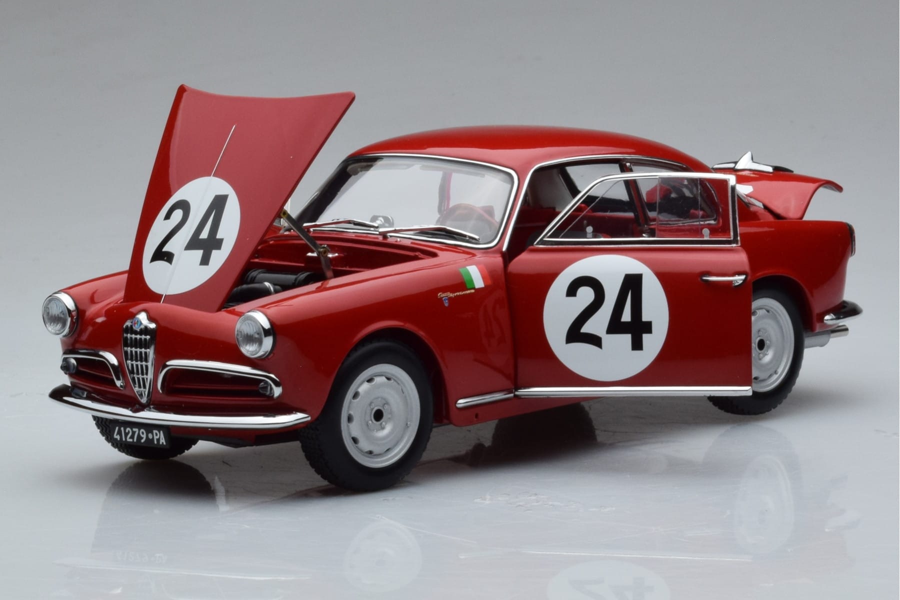 Alfa Romeo Giulietta SV #24 Targa Florio 1958 Kyosho 1:18 08957B Diecast — photo 2 of 9