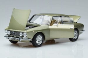 Alfa Romeo GTV 2000 Green Limited Edition Norev 1:18 187913 Diecast — photo 2 of 7