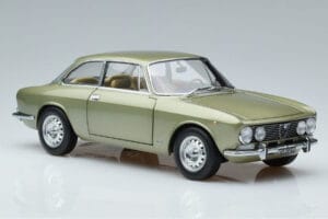 Alfa Romeo GTV 2000 Green Limited Edition Norev 1:18 187913 Diecast — photo 5 of 7