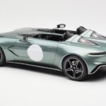 Aston Martin V12 Speedster Green Metallic GT Spirit 1:18 GT906 - image 5 of 6