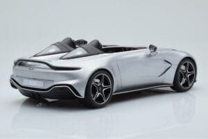 Aston Martin V12 Speedster Silver GT Spirit 1:18 GT430 Resin — photo 2 of 6