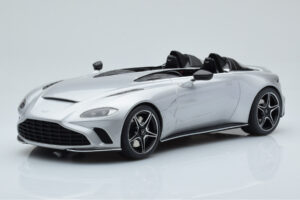 Aston Martin V12 Speedster Silver GT Spirit 1:18