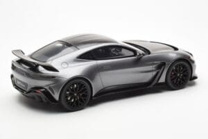 Aston Martin V12 Vantage Magnetic Silver GT Spirit 1:18 GT443 Resin — photo 2 of 6