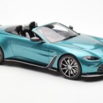 Aston Martin V12 Vantage Roadster Tayos Turquoise Green GT Spirit 1:18 GT445 - image 4 of 6