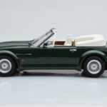 Aston Martin V8 Vantage Volante Green GT Spirit 1:18 - image 3 of 6