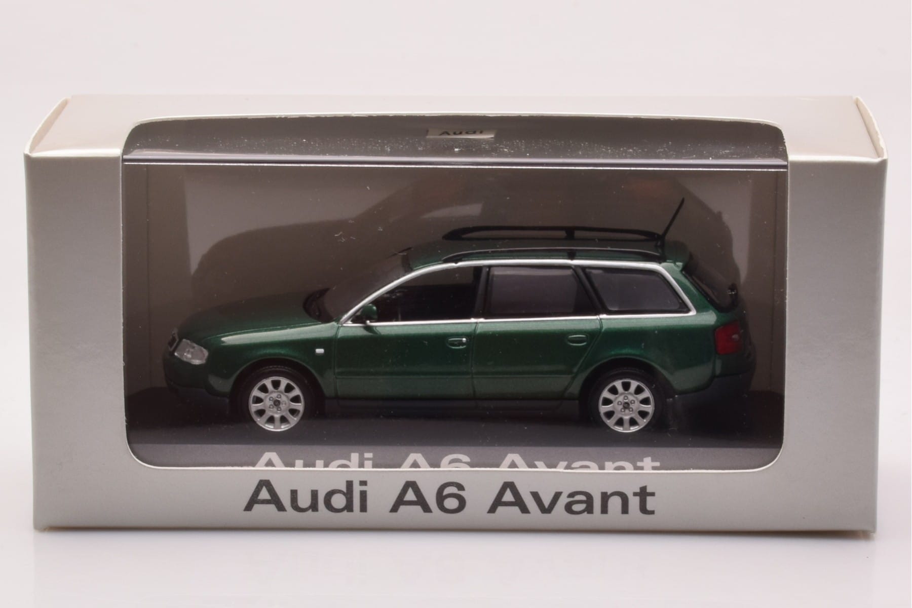 Audi A6 C5 Avant Green Minichamps 1:43 5010106213 Diecast — photo 4 of 4
