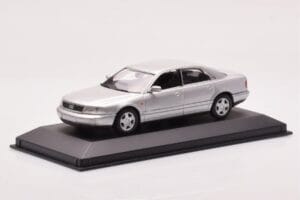 Audi A8 D2 Silver Minichamps 1:43 433013006 Diecast — photo 2 of 4
