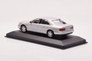 Audi A8 D2 Silver Minichamps 1:43 433013006 Diecast — photo 3 of 4