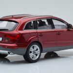 Audi Q7 4L Garnet Red Kyosho 1:18 - image 3 of 8