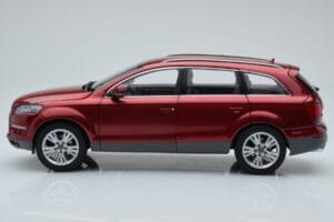 Audi Q7 4L Garnet Red Kyosho 1:18 09222R Diecast — photo 4 of 8