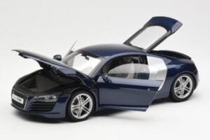 Audi R8 4.2 FSI V8 Blue Kyosho 1:18 09213BL Diecast — photo 2 of 8