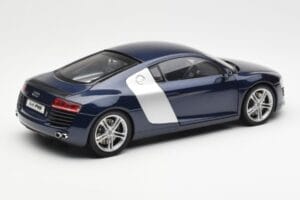 Audi R8 4.2 FSI V8 Blue Kyosho 1:18 09213BL Diecast — photo 3 of 8