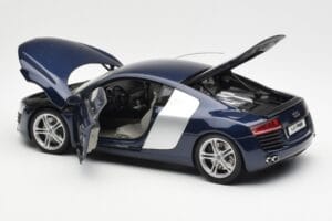 Audi R8 4.2 FSI V8 Blue Kyosho 1:18 09213BL Diecast — photo 5 of 8