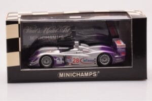 Audi R8 LMP900 #28 F. Biela / P. Kaffer / A. McNish 12 Hours of Sebring Winner 2004 Minichamps 1:43 4000412328 Diecast — photo 4 of 4