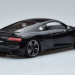 Audi R8 Performance Black Kengfai 1:18 - image 3 of 10