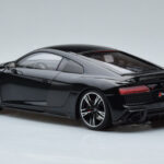 Audi R8 Performance Black Kengfai 1:18 - image 7 of 10