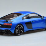Audi R8 Performance Blue Kengfai 1:18 - image 3 of 10