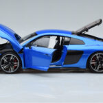 Audi R8 Performance Blue Kengfai 1:18 - image 4 of 10