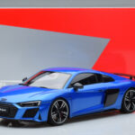 Audi R8 Performance Blue Kengfai 1:18 - image 10 of 10