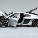 Audi R8 Performance Silver Kengfai 1:18 - image 4 of 10