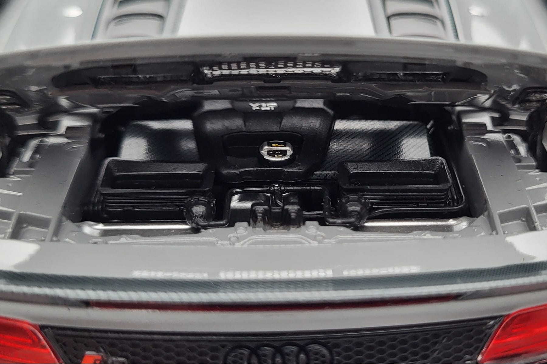 Audi R8 Spyder Performance Nardo Grey Kengfai 1:18 VAKF-0352 Diecast — photo 10 of 11