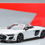 Audi R8 Spyder Performance White Kengfai 1:18 - image 11 of 11