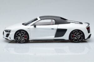 Audi R8 Spyder Performance White Kengfai 1:18 VAKF-0351 Diecast — photo 4 of 11