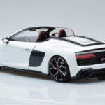 Audi R8 Spyder Performance White Kengfai 1:18 - image 8 of 11