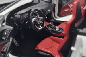 Audi R8 Spyder Performance White Kengfai 1:18 VAKF-0351 Diecast — photo 9 of 11