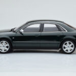 Audi S8 D2 Green Otto 1:18 - image 3 of 6