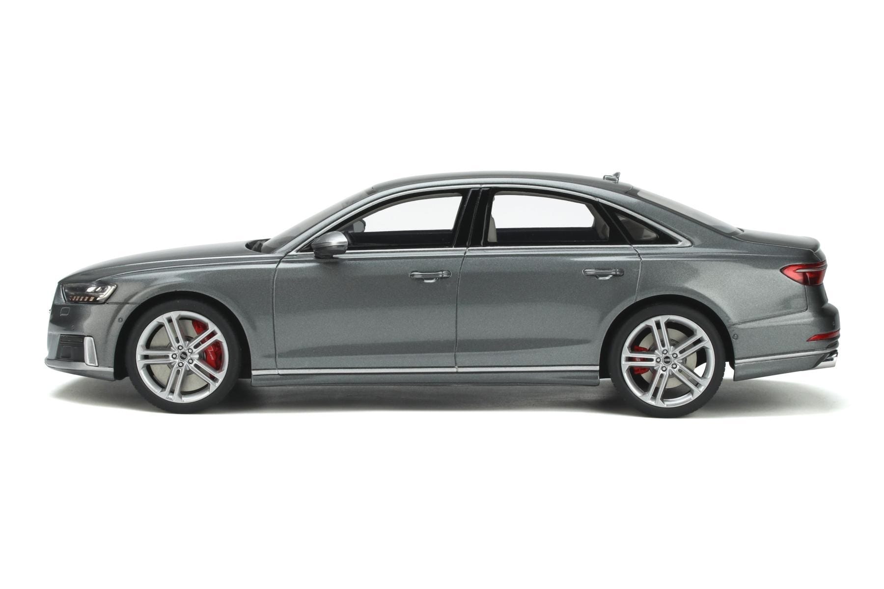 Audi S8 D5 Grey GT Spirit 1:18 GT856 Resin — photo 3 of 5