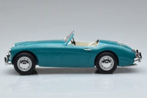 Austin-Healey 3000 Mk1 Roadster Norev 1:18 182600 Diecast — photo 3 of 6