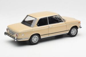 BMW 2002 Ti E10 Sahara Beige Kyosho 1:18 08541BG Diecast — photo 3 of 8