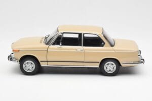 BMW 2002 Ti E10 Sahara Beige Kyosho 1:18 08541BG Diecast — photo 4 of 8