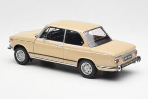 BMW 2002 Ti E10 Sahara Beige Kyosho 1:18 08541BG Diecast — photo 7 of 8