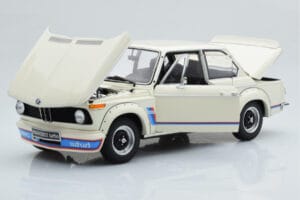 BMW 2002 Turbo White Kyosho 1:18 08544W Diecast — photo 2 of 8