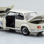 BMW 2002 Turbo White Kyosho 1:18 - image 3 of 8