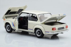 BMW 2002 Turbo White Kyosho 1:18 08544W Diecast — photo 3 of 8