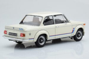 BMW 2002 Turbo White Kyosho 1:18 08544W Diecast — photo 4 of 8