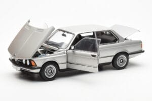 BMW 323i E21 Aspen Silver AUTOart 1:18 80430433552 Diecast — photo 2 of 8