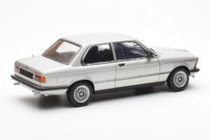 BMW 323i E21 Aspen Silver AUTOart 1:18 80430433552 Diecast — photo 3 of 8